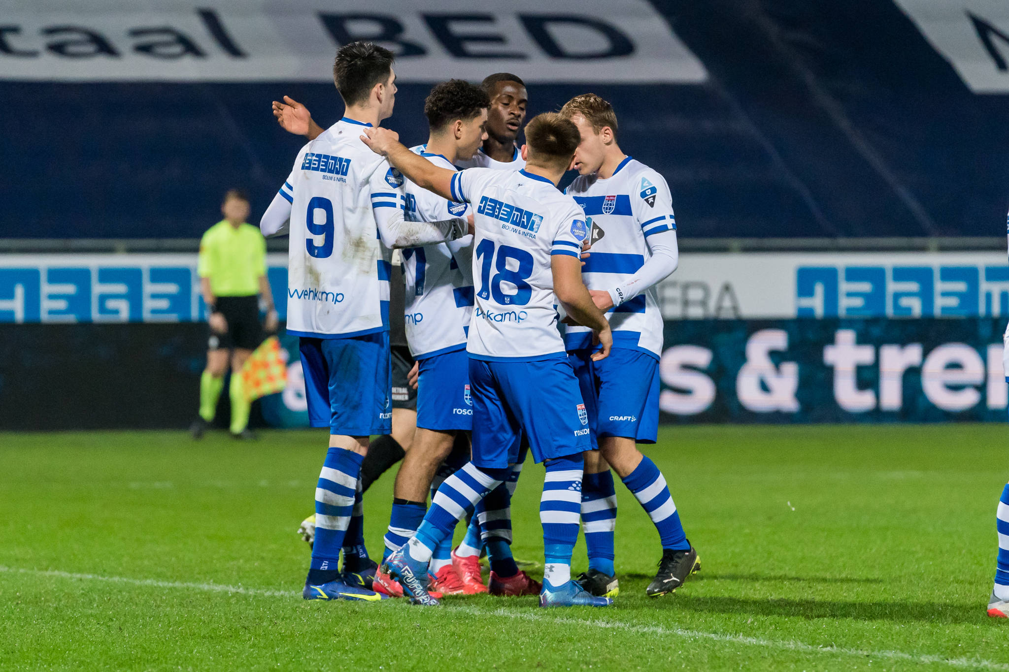 包含欧联赛程吃紧,埃因霍温关键时刻状态回暖,引发热议,临场指挥获称赞的词条 包含欧联赛程吃紧,埃因霍温关键时刻状态回暖,引发热议,临场指挥获称赞的词条